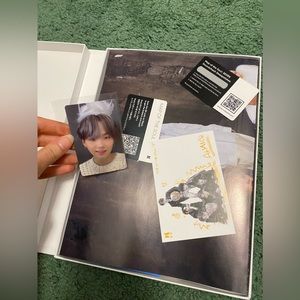 YOONGI PHOTOCARD INCLUDED! Fantastic condition Map of the Soul 7 Album version 1